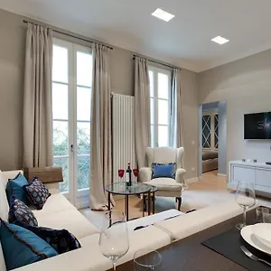 Cozy Borgo Apartment Florence